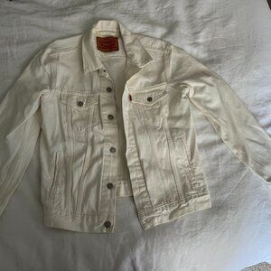 White Levi's Oversized Denim Jacket